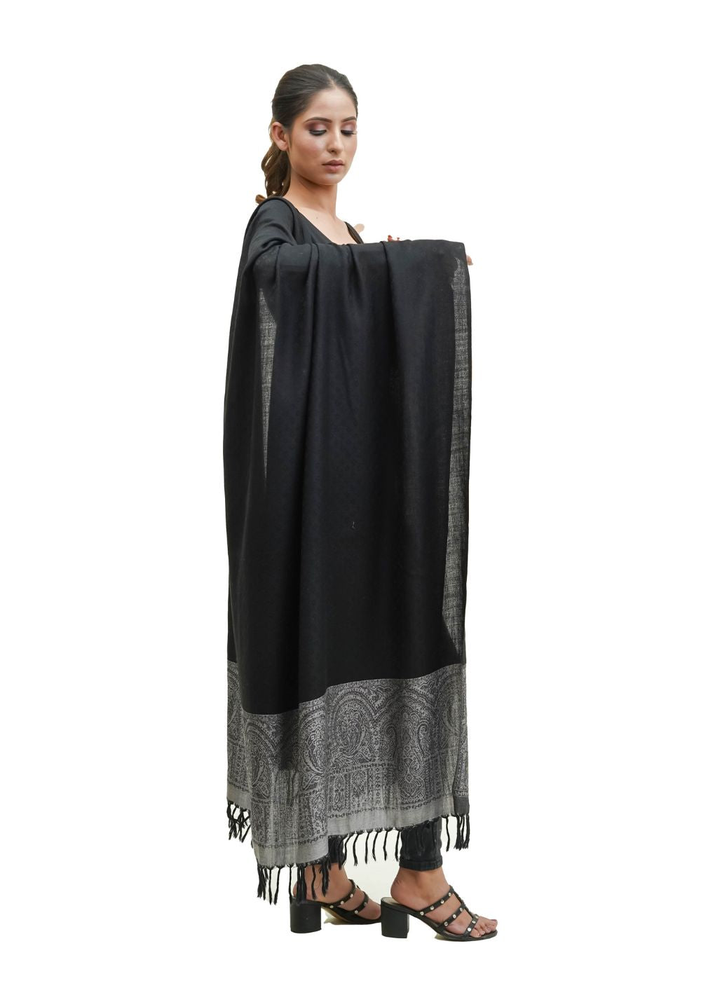 SILK WOOL JACQUARD SHAWL WITH ELEGANT PALLA