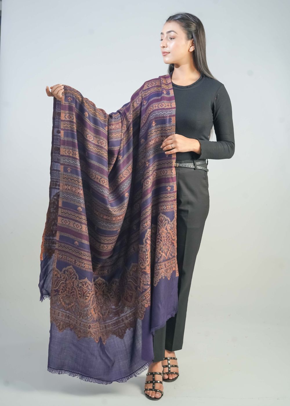 KANI WOVEN PALLA BOOTI SHAWL