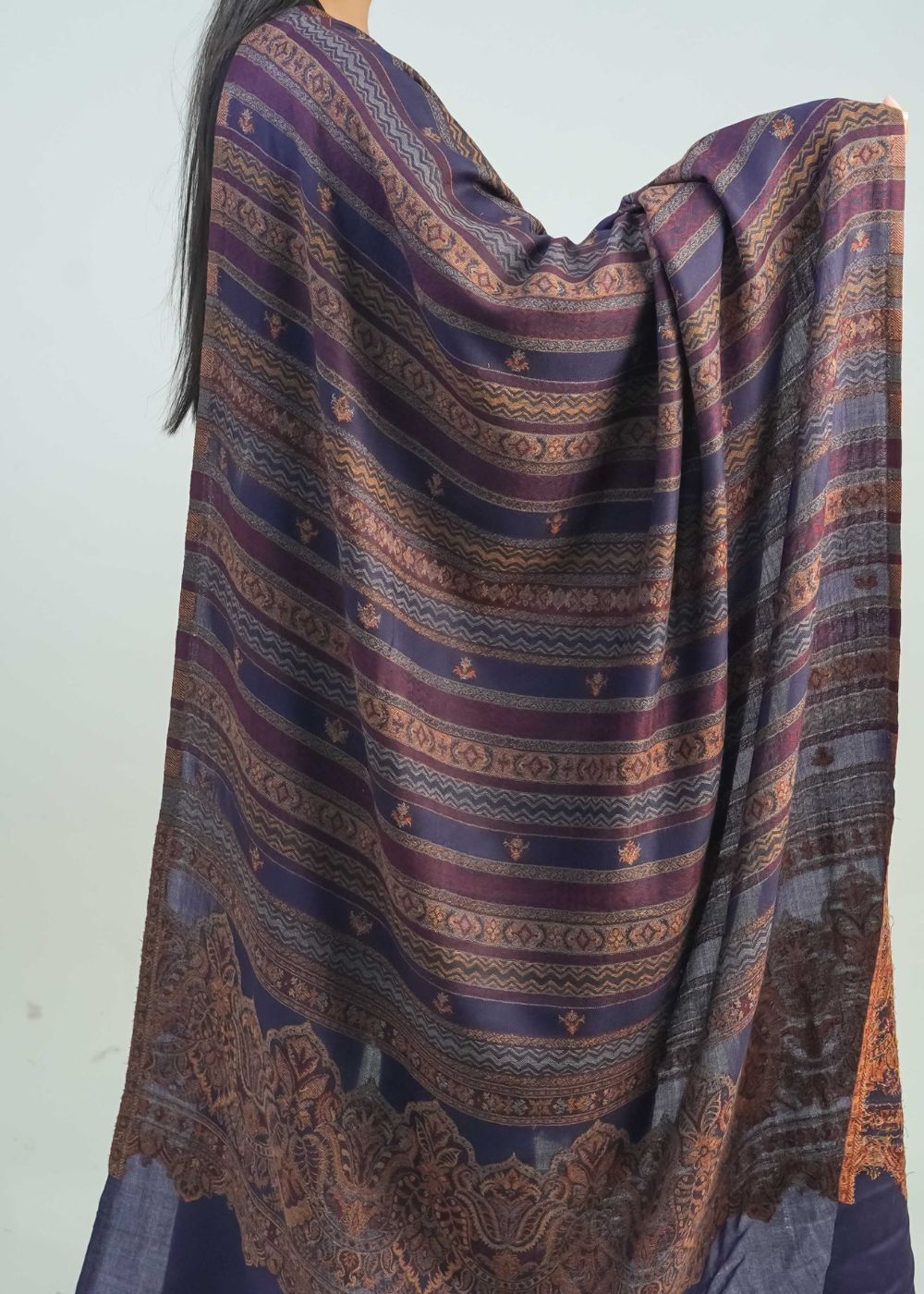 KANI WOVEN PALLA BOOTI SHAWL