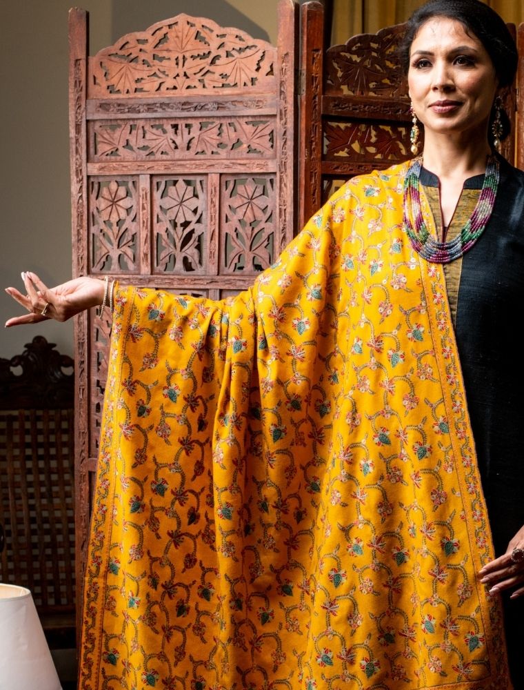 YELLOW COLOUR KASHMIRI HAND EMBROIDERY HEAVY JAAL ON PURE PASHMINA